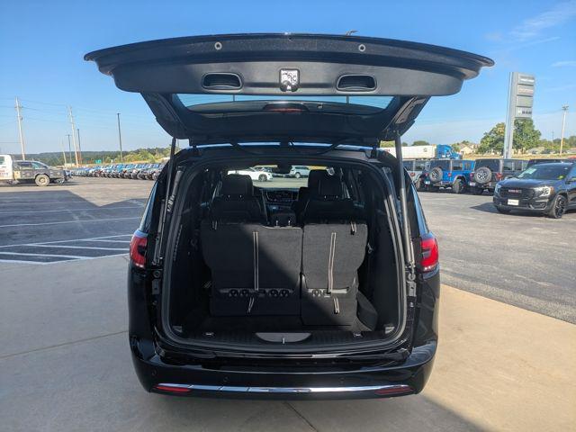 new 2026 Chrysler Pacifica car, priced at $40,987
