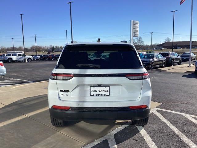 new 2024 Jeep Grand Cherokee car, priced at $39,986