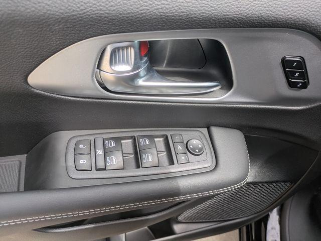 new 2026 Chrysler Pacifica car, priced at $51,988