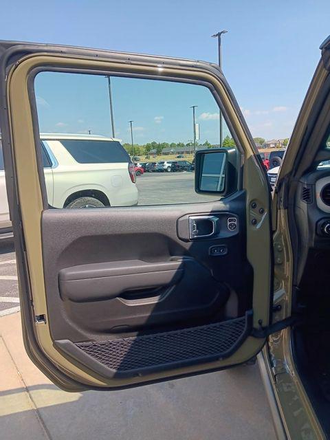new 2025 Jeep Wrangler car, priced at $48,976
