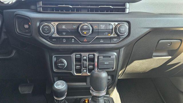 new 2025 Jeep Gladiator car, priced at $40,300