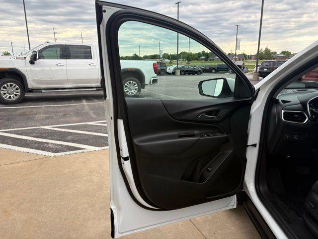 used 2022 Chevrolet Equinox car, priced at $21,986