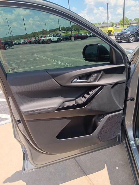 used 2025 Chevrolet Equinox car, priced at $26,986
