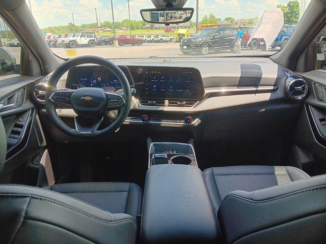 used 2025 Chevrolet Equinox car, priced at $26,986