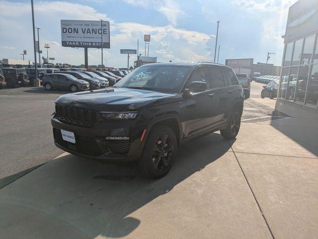 new 2025 Jeep Grand Cherokee car, priced at $42,986