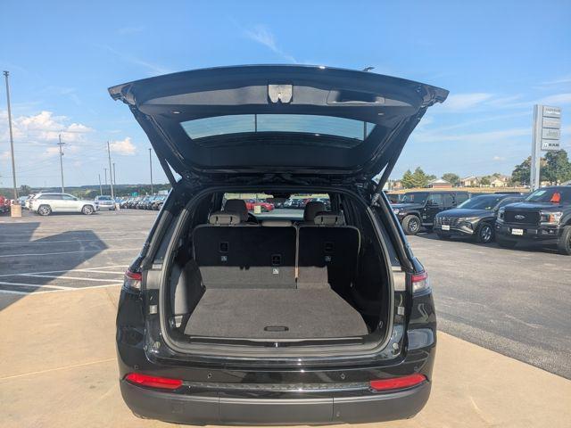new 2025 Jeep Grand Cherokee car, priced at $42,986