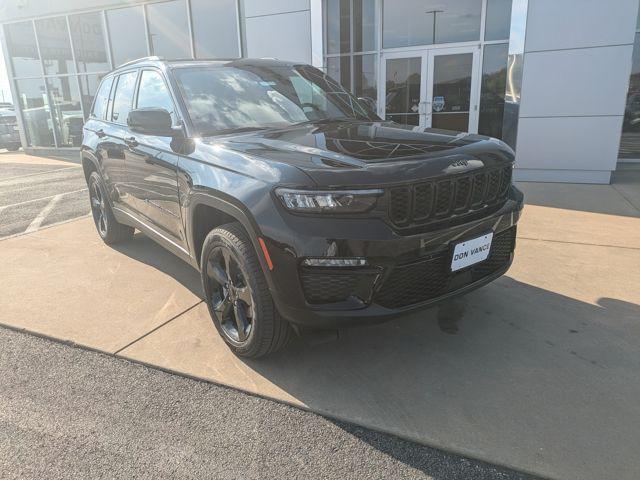 new 2025 Jeep Grand Cherokee car, priced at $42,986