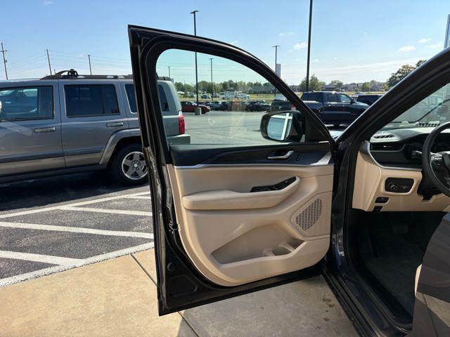 new 2025 Jeep Grand Cherokee L car, priced at $47,588