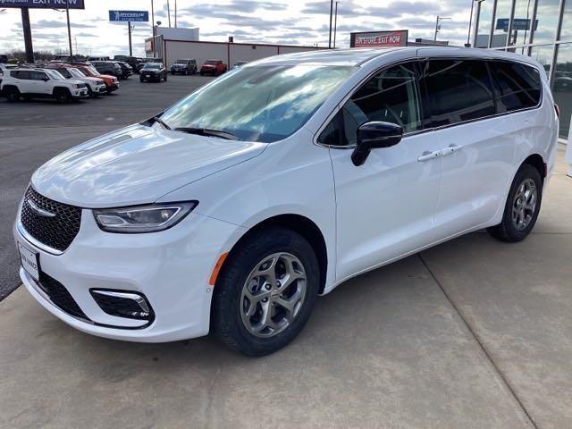 new 2024 Chrysler Pacifica car, priced at $46,986