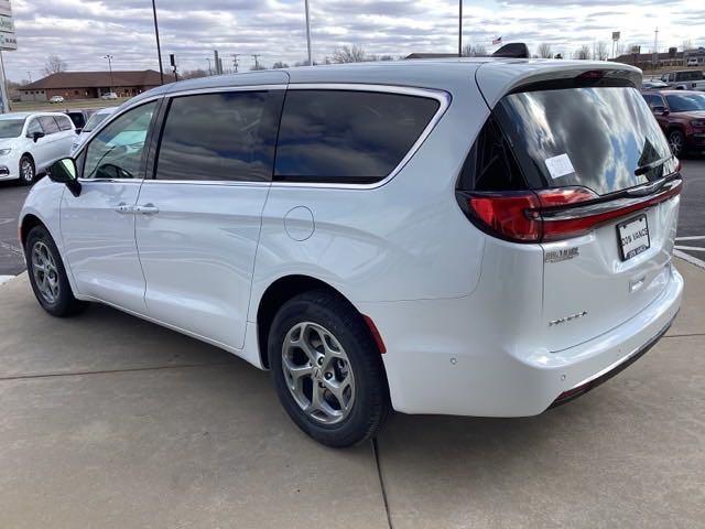 new 2024 Chrysler Pacifica car, priced at $46,986