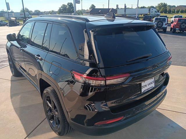 used 2024 Jeep Grand Cherokee car, priced at $33,078