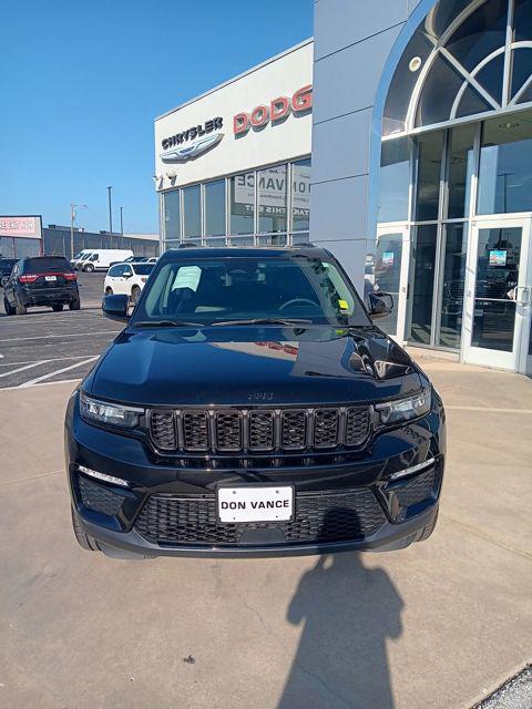 used 2024 Jeep Grand Cherokee car, priced at $33,078