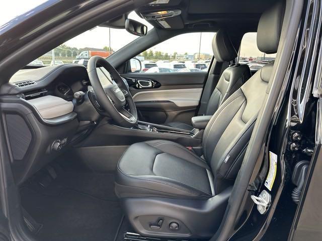 new 2025 Jeep Compass car, priced at $31,986