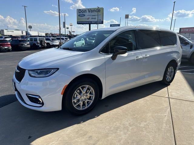 new 2024 Chrysler Pacifica car, priced at $38,486