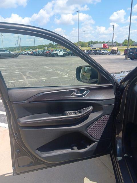used 2023 Jeep Grand Cherokee L car, priced at $25,586