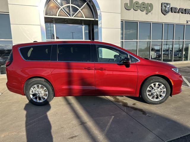 new 2025 Chrysler Pacifica car, priced at $42,986