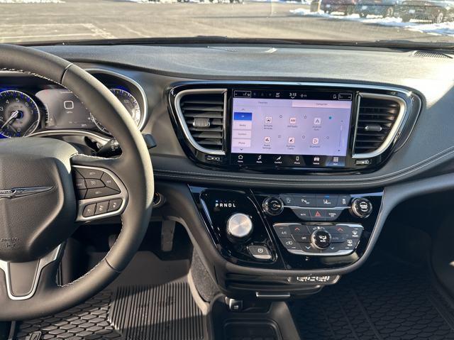 new 2025 Chrysler Pacifica car, priced at $42,986