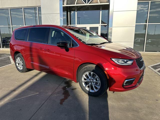 new 2025 Chrysler Pacifica car, priced at $42,986