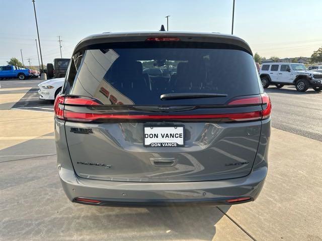 new 2025 Chrysler Pacifica car, priced at $46,486