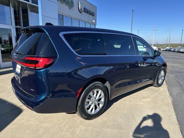 new 2025 Chrysler Pacifica car, priced at $43,986