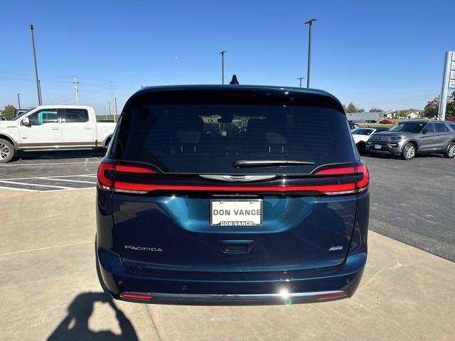 new 2025 Chrysler Pacifica car, priced at $43,986