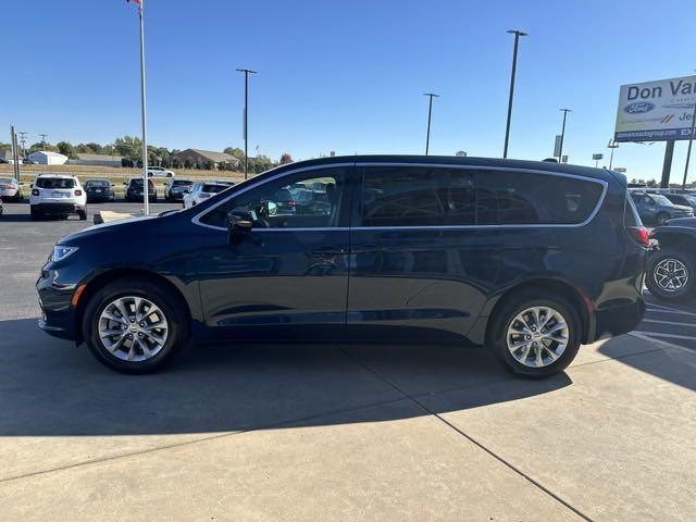 new 2025 Chrysler Pacifica car, priced at $43,986