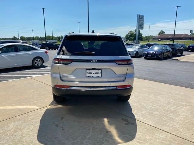 new 2024 Jeep Grand Cherokee car, priced at $47,295