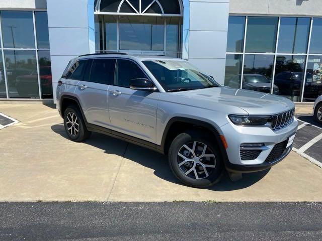 new 2024 Jeep Grand Cherokee car, priced at $47,295