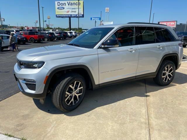 new 2024 Jeep Grand Cherokee car, priced at $47,295