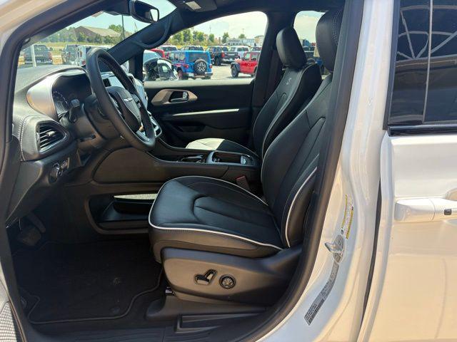 new 2026 Chrysler Pacifica car, priced at $49,988