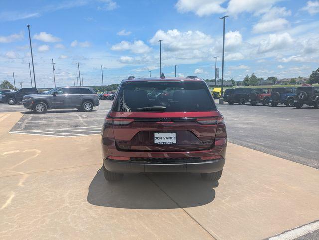 new 2025 Jeep Grand Cherokee car, priced at $49,183