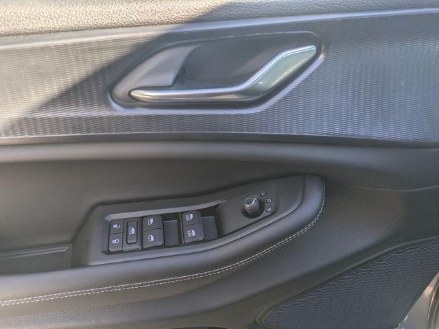 new 2025 Jeep Grand Cherokee car, priced at $36,795