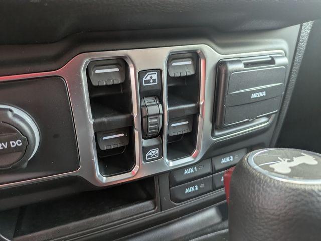 new 2025 Jeep Wrangler car, priced at $43,988