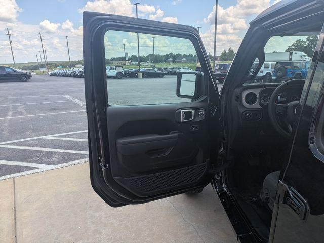 new 2025 Jeep Wrangler car, priced at $43,988