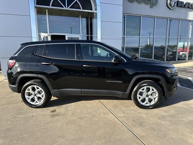 new 2025 Jeep Compass car, priced at $25,986