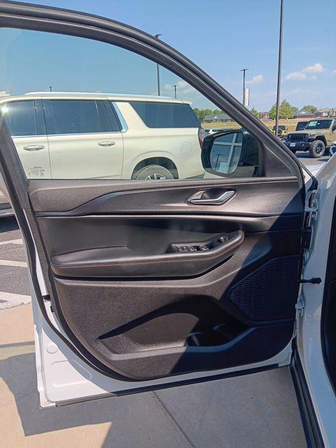 used 2023 Jeep Grand Cherokee L car, priced at $28,367
