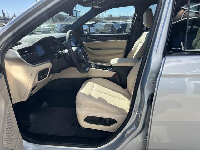 new 2025 Jeep Grand Cherokee L car, priced at $49,986