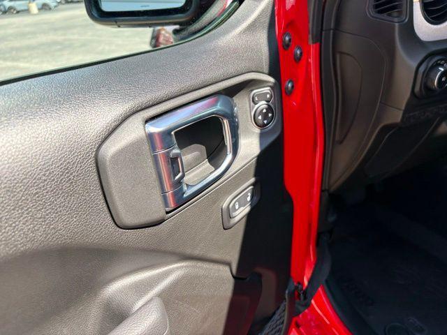 new 2025 Jeep Wrangler car, priced at $44,086