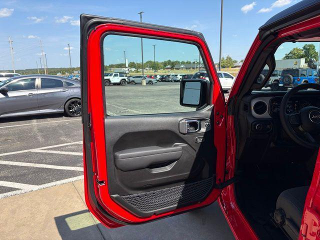 new 2025 Jeep Wrangler car, priced at $44,086