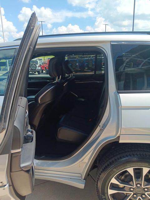 used 2022 Jeep Grand Cherokee car, priced at $33,989