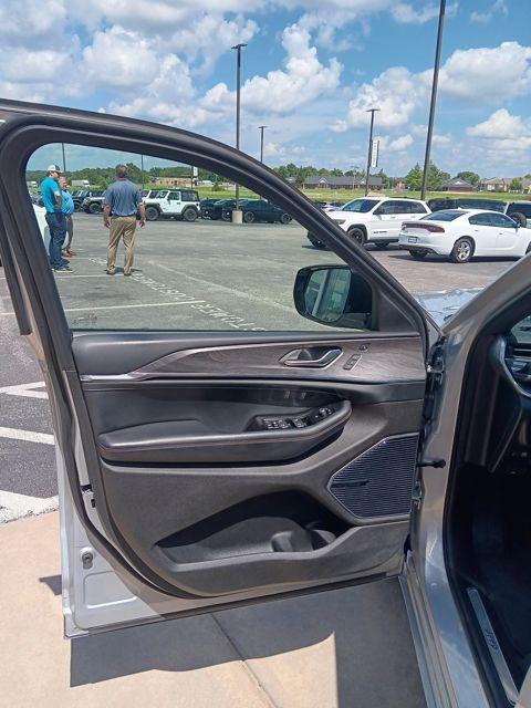 used 2022 Jeep Grand Cherokee car, priced at $33,989