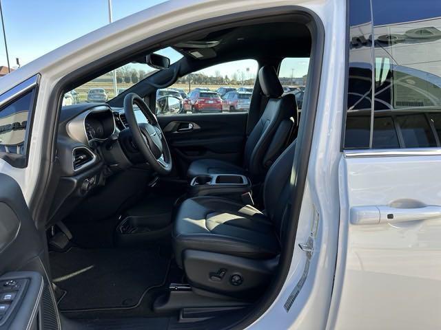 new 2025 Chrysler Voyager car, priced at $38,986