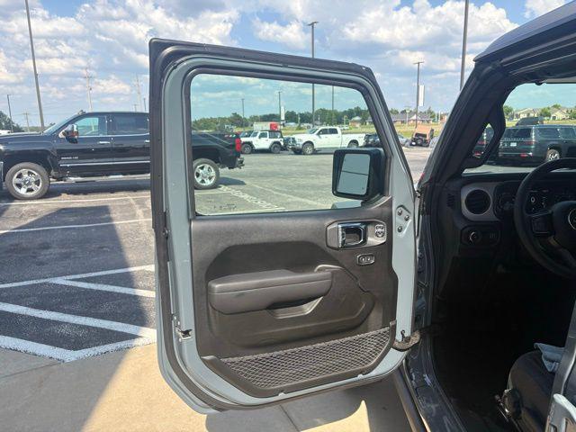 new 2025 Jeep Wrangler car, priced at $48,574