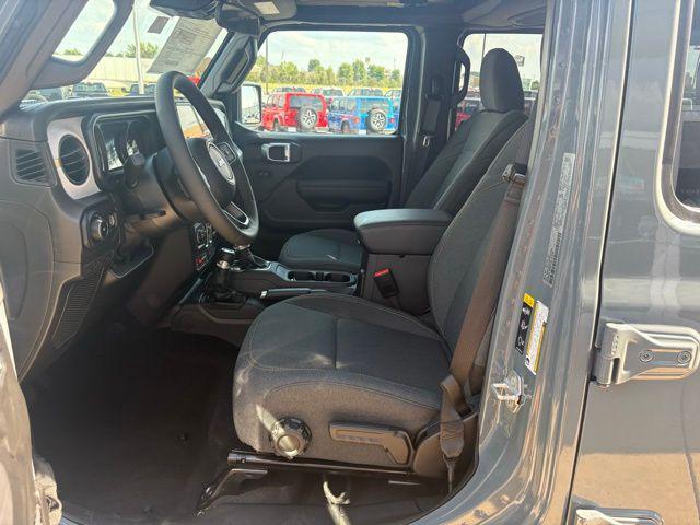 new 2025 Jeep Wrangler car, priced at $48,574