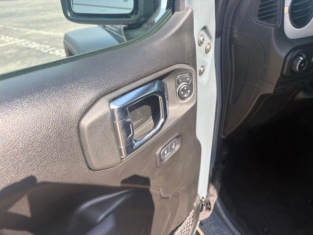 new 2025 Jeep Wrangler car, priced at $48,574