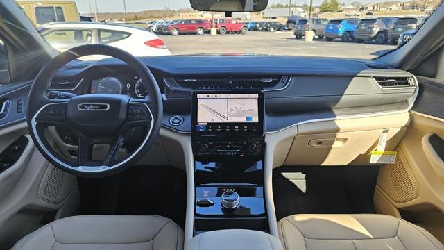new 2025 Jeep Grand Cherokee car, priced at $44,986