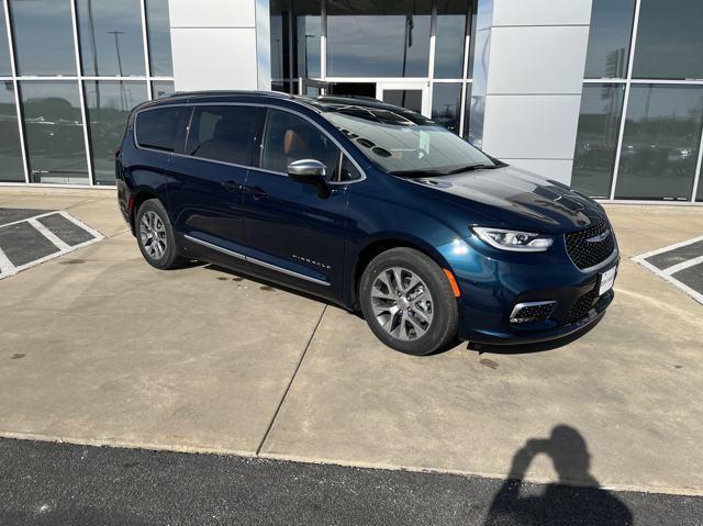 new 2025 Chrysler Pacifica car, priced at $46,786