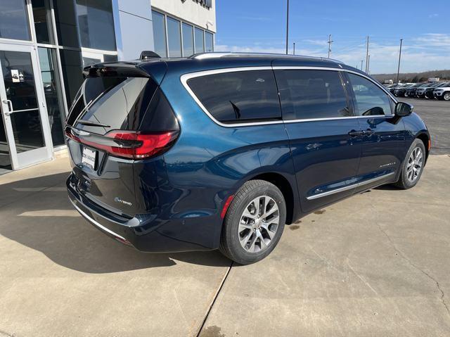 new 2025 Chrysler Pacifica car, priced at $46,786