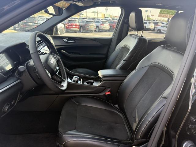 used 2024 Jeep Grand Cherokee car, priced at $38,986
