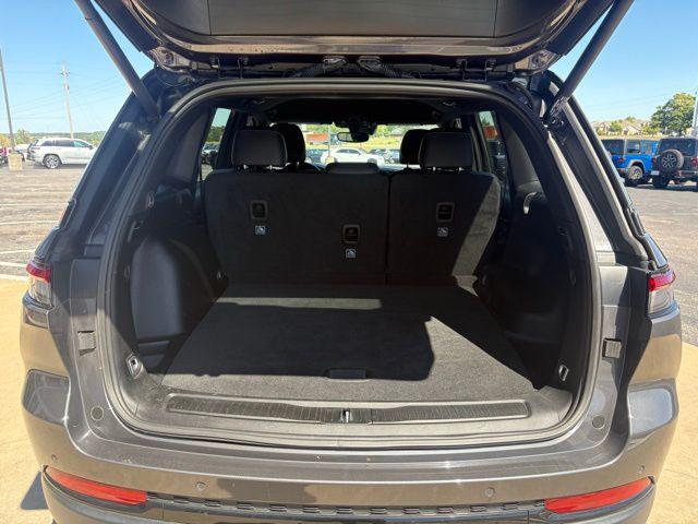 used 2022 Jeep Grand Cherokee car, priced at $29,999